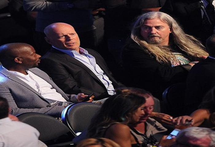 Sederet Seleb Hollywood Ikut Saksikan The Phenomenal Fight